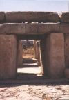 Malte, entr&eacute;e du temple de Hagar Qim